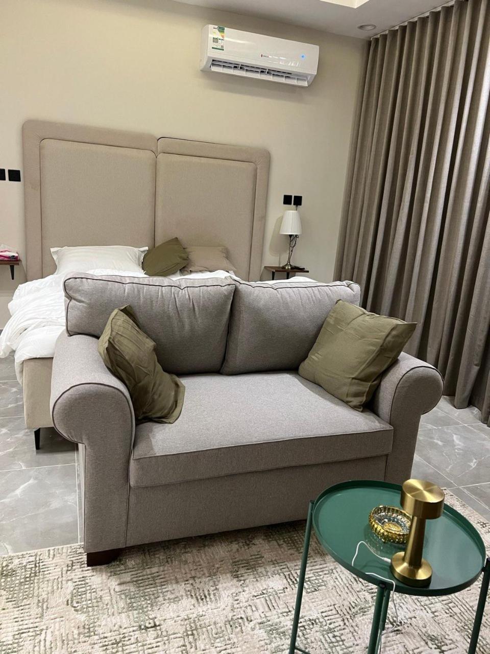 استديو واسع بتأثيث مودرن Apartment